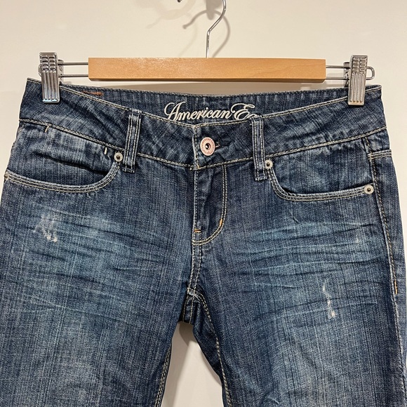 Low rise, American Eagle brand distressed straight fit Jean - Picture 2 of 13